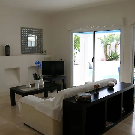 Vila Solares *
